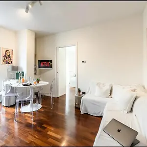 https://casa-albertina-grazioso-appartamento-vicino-alla-stazione.it-lombardy.com